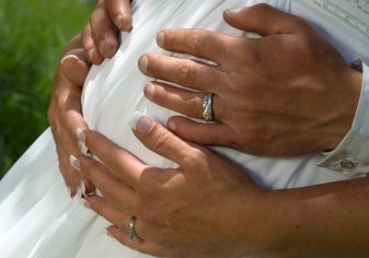 maternity wedding dress shopping - pregnant bride