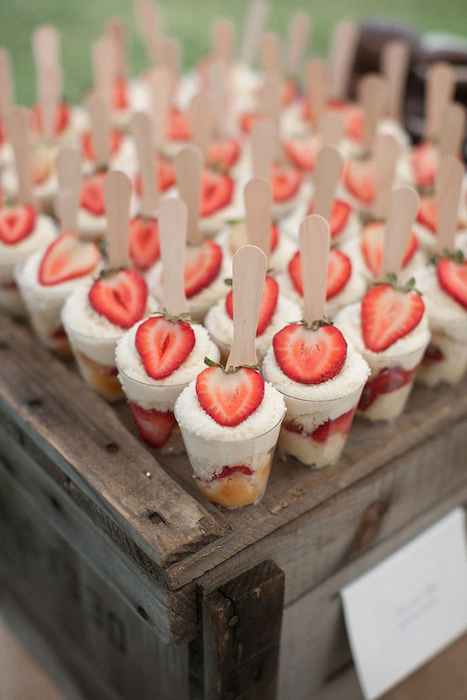 add-these-sweet-treats-to-your-dessert-table-weddingdates